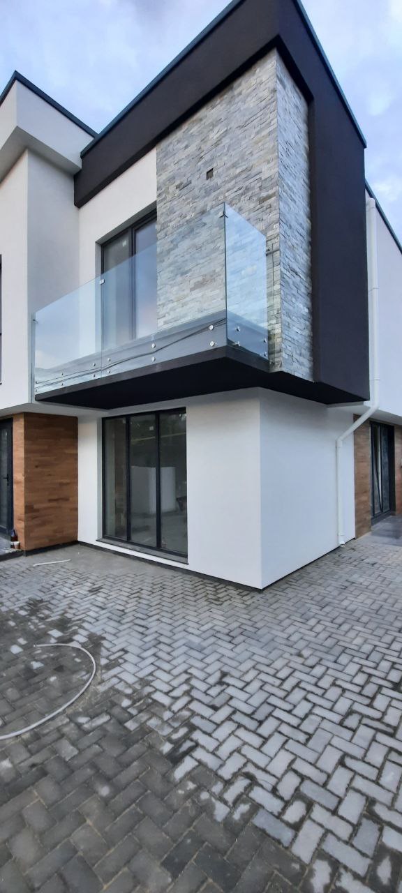 Пример работы: душевые двери