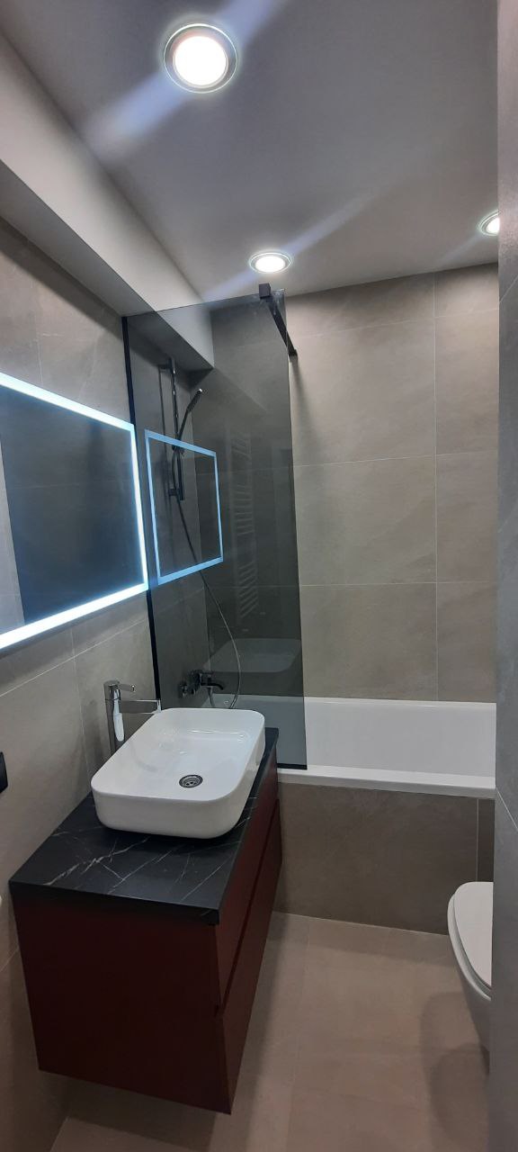 Пример работы: перегородки из стекла